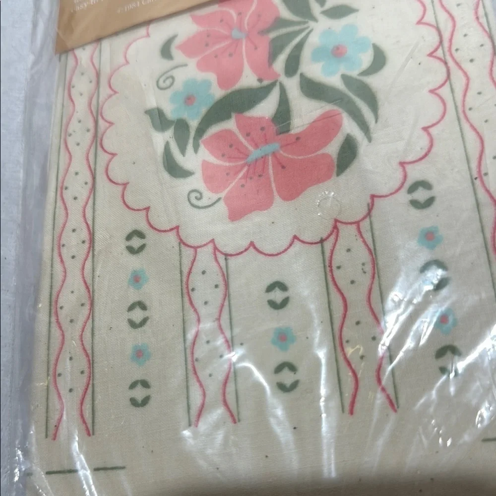 Caron Candle-Twilling Kit with Floral Design